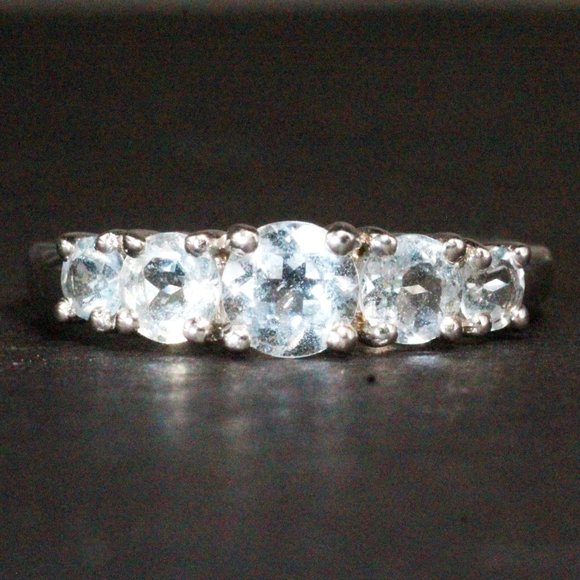 Contemporary QVC Sterling Silver Hallmarked Light Blue Topaz Five Stone Ring - Picture 6 of 7